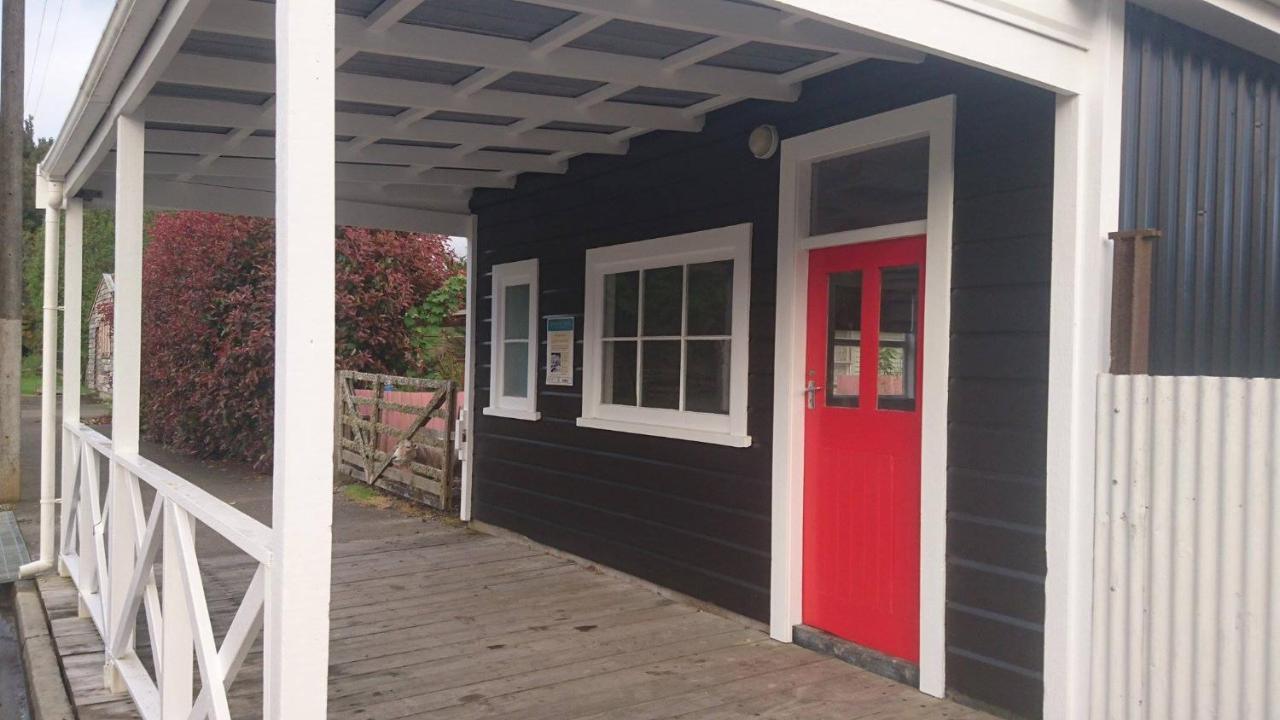 Whanga Butcher Shop Whangamomona ภายนอก รูปภาพ